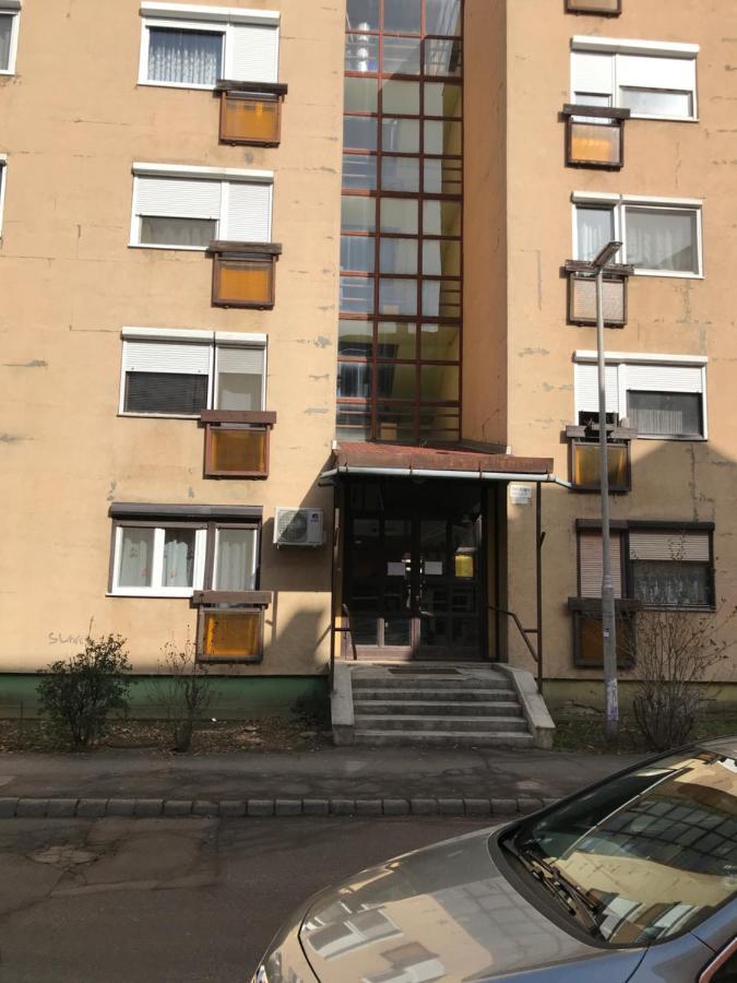 Zen Apartman Szolnok Luaran gambar